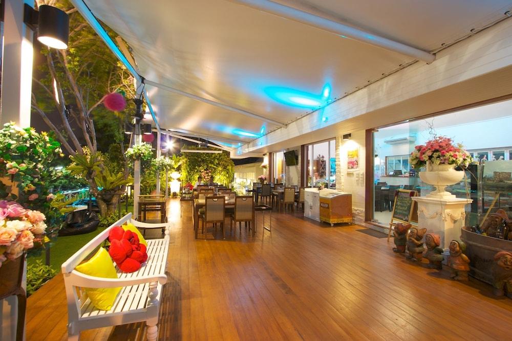 Charn Residence Bang Saen Exterior photo