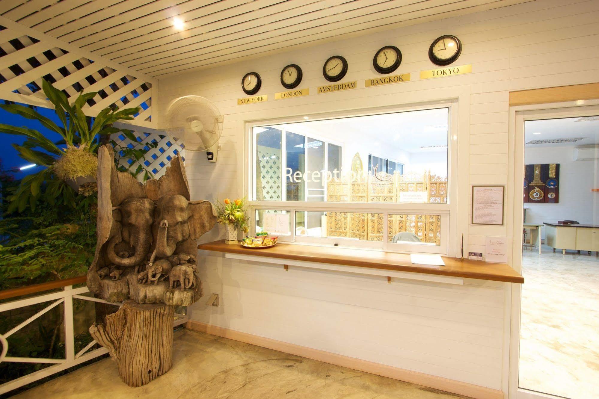 Charn Residence Bang Saen Exterior photo