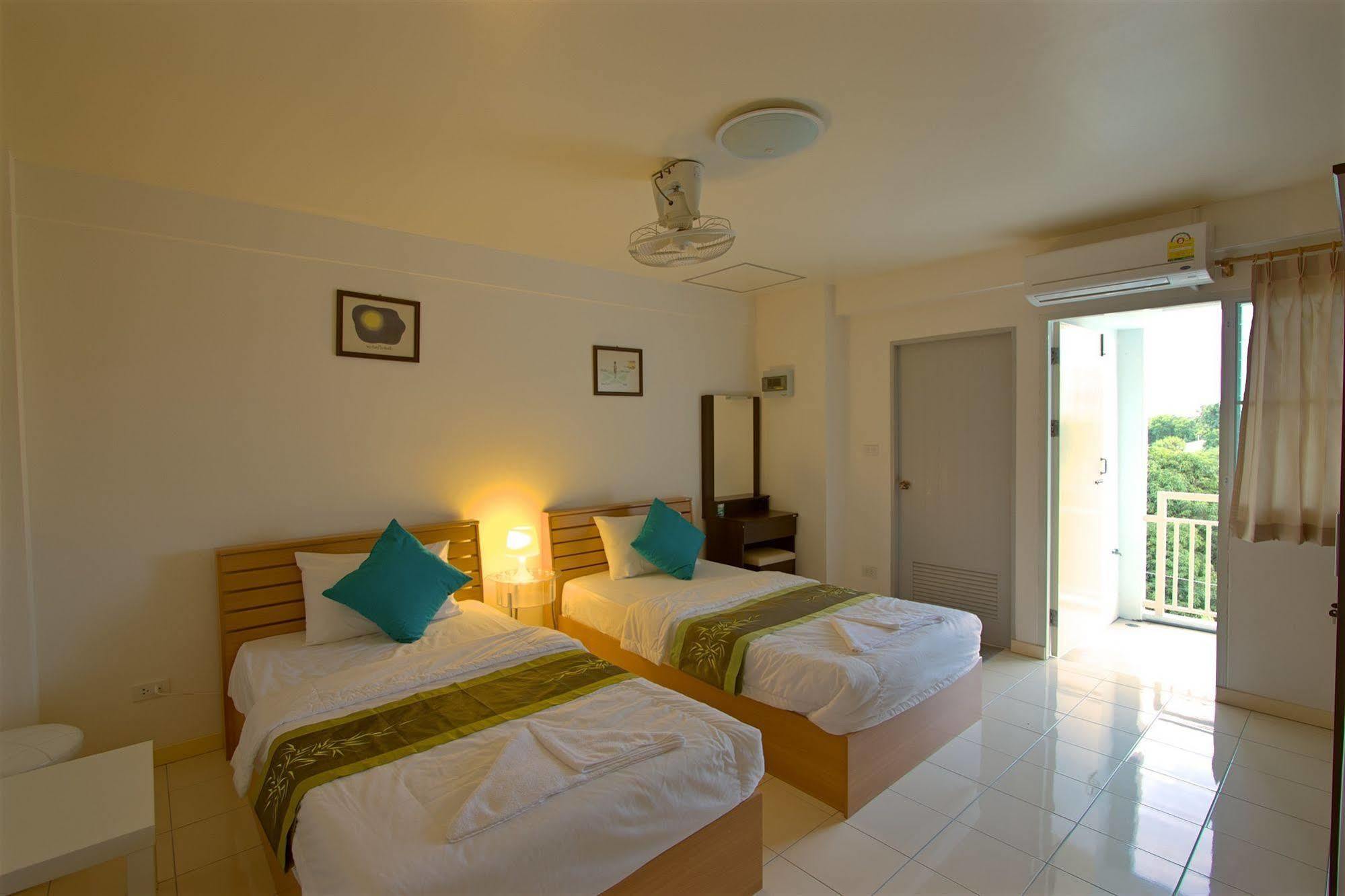 Charn Residence Bang Saen Exterior photo